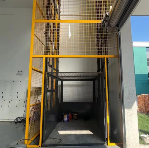 金溪导轨式升降机助力物流园破解运输难题