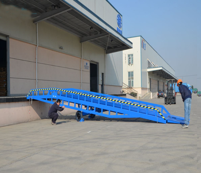 金溪移动式登车桥应用